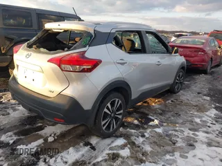 2019 Nissan Kicks SV with VIN 3N1CP5CU9KL508657, listed as a IAAI auction lot 41321427 with 137,402 mi miles. Bid and sale history available at carsss.com. Image 4.