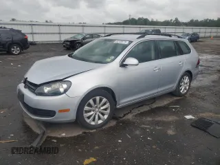 2013 Volkswagen Jetta SE with VIN 3VWPP7AJ1DM663569, listed as a Copart auction lot 64108675 with 104,697 mi miles and Salvage title. Bid and sale history available at DreamBid. Image 1.