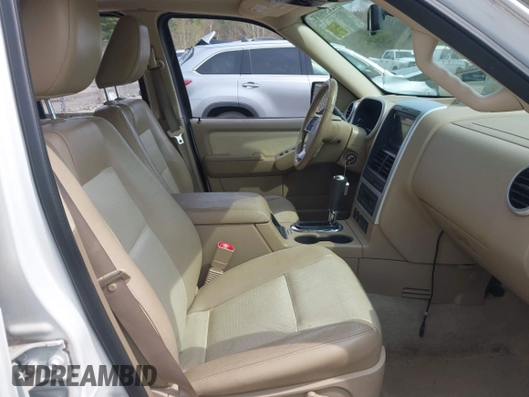 2010 Mercury Mountaineer Premier z VIN 4M2EN4JE0AUJ03609, wystawiony jako IAAI lot #42130089 z przebiegiem 207 795 mil mil oraz . Historia ofert i sprzedaży dostępna na DreamBid. Obrazek 5.