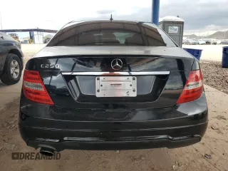2014 Mercedes-Benz C 250 Sport z VIN WDDGF4HB7EG251001, wystawiony jako Copart lot #55901995 z przebiegiem 128 124 mil mil oraz Czysty tytuł • Clean title. Historia ofert i sprzedaży dostępna na DreamBid. Obrazek 6.