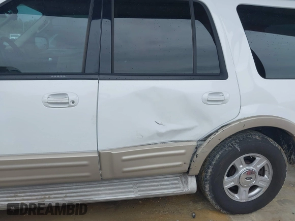 2005 Ford Expedition Eddie Bauer с VIN 1FMPU17505LB13376, выставлен на аукционе IAAI как лот 42424935 с пробегом 178 557 миль миль и . История ставок и продаж доступна на DreamBid. Изображение 6.