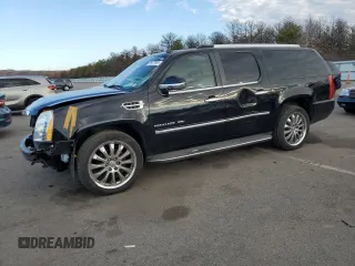 2010 Cadillac Escalade ESV Luxury z VIN 1GYUKHEF6AR123655, wystawiony jako Copart lot #79477504 z przebiegiem 69 639 mil mil oraz Szkody całkowita. Historia ofert i sprzedaży dostępna na DreamBid. Obrazek 1.