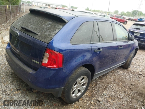 2014 Ford Edge SE z VIN 2FMDK3G93EBA15837, wystawiony jako IAAI lot #42253550 z przebiegiem 135 912 mil mil oraz . Historia ofert i sprzedaży dostępna na DreamBid. Obrazek 4.