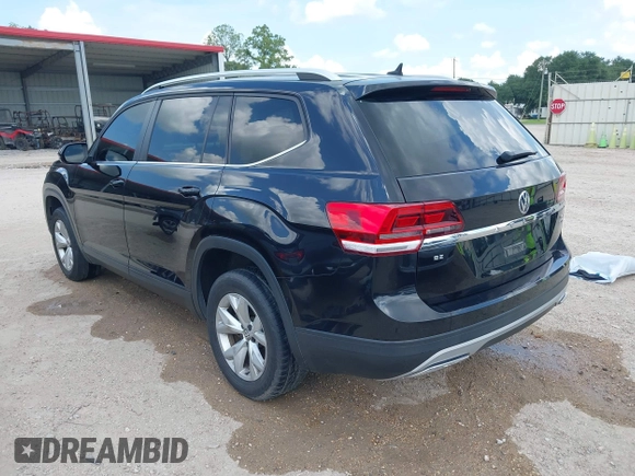 2018 Volkswagen Atlas SE z VIN 1V2KR2CA0JC575146, wystawiony jako IAAI lot #42607627 z przebiegiem 104 521 mil mil oraz . Historia ofert i sprzedaży dostępna na DreamBid. Obrazek 3.