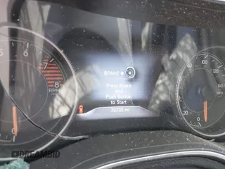 2019 Jeep Cherokee Trailhawk Elite with VIN 1C4PJMBX8KD305108, listed as a IAAI auction lot 41763970 with 70,705 mi miles. Bid and sale history available at carsss.com. Image 14.