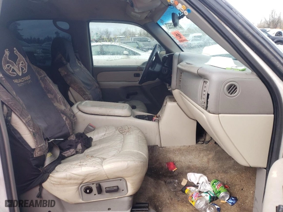 2001 Chevrolet Tahoe LS with VIN 1GNEK13T81R201211, listed as a Copart auction lot 37158552 with 0 mi miles and Salvage Title. Bid and sale history available at carsss.com. Image 5.