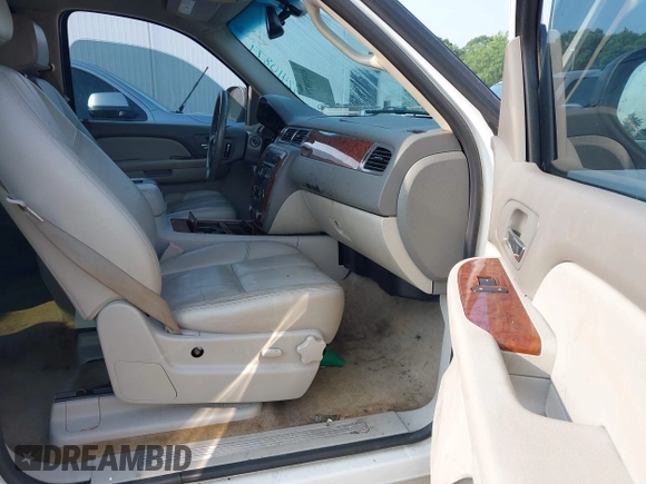 2008 Chevrolet Tahoe 3LT z VIN 1GNFC13068R119950, wystawiony jako IAAI lot #42410879 z przebiegiem 230 254 mil mil oraz . Historia ofert i sprzedaży dostępna na DreamBid. Obrazek 5.