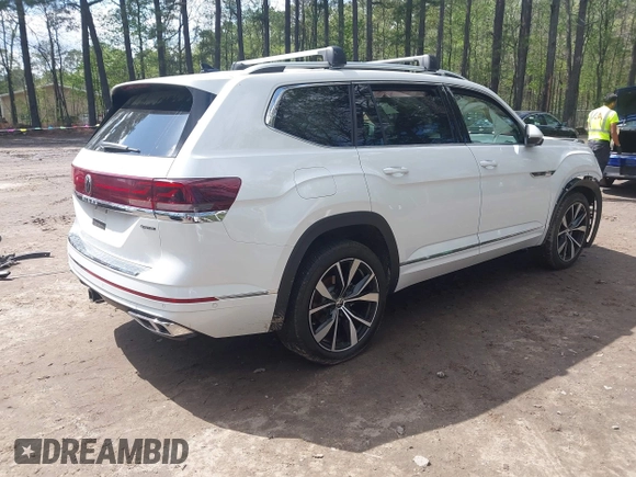 2024 Volkswagen Atlas SEL Premium R-Line with VIN 1V2FR2CA2RC617765, listed as a IAAI auction lot 41990546 with 15,098 mi miles and . Bid and sale history available at DreamBid. Image 4.