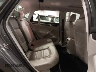 2018 Volkswagen Passat SE z VIN 1VWBA7A36JC009970, wystawiony jako IAAI lot #42179127 z przebiegiem 86 612 mil mil oraz . Historia ofert i sprzedaży dostępna na DreamBid. Obrazek 8.