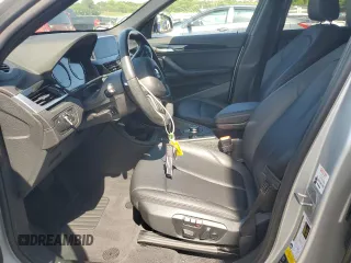 2020 BMW X1 xDrive28i z VIN WBXJG9C04L3L89568, wystawiony jako Copart lot #56646715 z przebiegiem 133 790 mil mil oraz Szkoda całkowita • Salvage title. Historia ofert i sprzedaży dostępna na DreamBid. Obrazek 7.