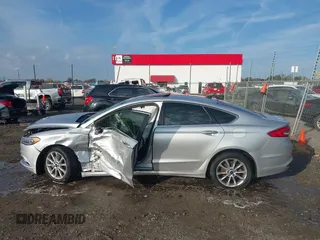 2017 Ford Fusion SE z VIN 3FA6P0HD4HR118826, wystawiony jako IAAI lot #40743513 z przebiegiem 130 038 mil mil oraz . Historia ofert i sprzedaży dostępna na DreamBid. Obrazek 14.