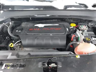 2019 Jeep Compass Latitude with VIN 3C4NJDBBXKT840382, listed as a IAAI auction lot 41592991 with Not provided miles and . Bid and sale history available at DreamBid. Image 10.