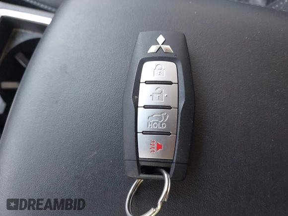 2022 Mitsubishi Outlander SEL z VIN JA4J4VA83NZ073287, wystawiony jako IAAI lot #42059579 z przebiegiem 45 092 mil mil oraz . Historia ofert i sprzedaży dostępna na DreamBid. Obrazek 11.
