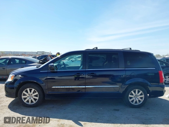2014 Chrysler Town & Country Touring z VIN 2C4RC1BG0ER444524, wystawiony jako IAAI lot #41861302 z przebiegiem 138 764 mil mil oraz . Historia ofert i sprzedaży dostępna na DreamBid. Obrazek 14.