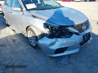 2018 Nissan Altima SR with VIN 1N4AL3AP8JC474583, listed as a IAAI auction lot 40923589 with 116,960 mi miles and . Bid and sale history available at DreamBid. Image 6.