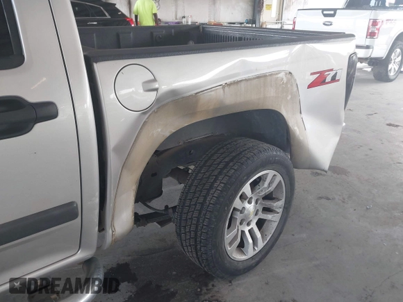 2006 Chevrolet Colorado 3LT with VIN 1GCDS136268182408, listed as a IAAI auction lot 42492420 with 284,568 mi miles and . Bid and sale history available at DreamBid. Image 6.