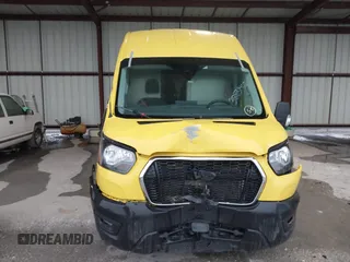 2022 Ford Transit Cargo z VIN 1FTBR3X82NKA09368, wystawiony jako IAAI lot #38831402 z przebiegiem 34 881 mil mil oraz . Historia ofert i sprzedaży dostępna na DreamBid. Obrazek 12.