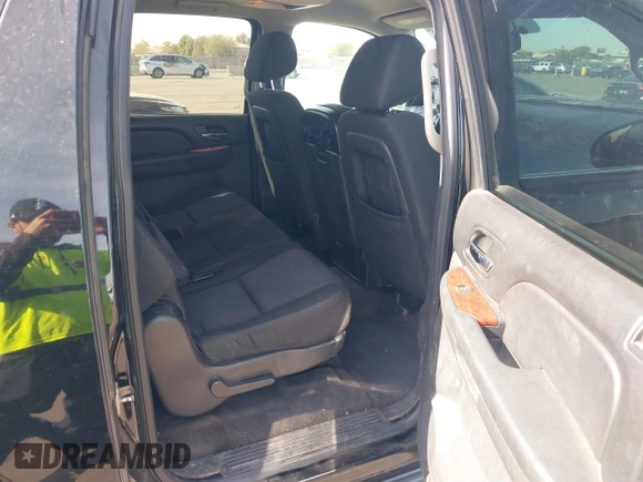 2013 Chevrolet Suburban LS with VIN 1GNSKHE71DR332335, listed as a IAAI auction lot 41408949 with 167,860 mi miles. Bid and sale history available at carsss.com. Image 8.