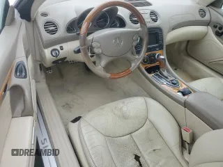 2005 Mercedes-Benz SL 500 z VIN WDBSK75F15F101351, wystawiony jako Copart lot #60222595 z przebiegiem 92 781 mil mil oraz Czysty tytuł • Clean title. Historia ofert i sprzedaży dostępna na DreamBid. Obrazek 8.