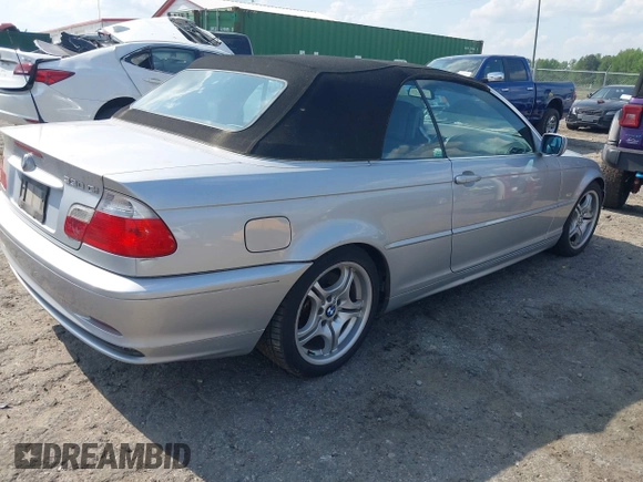 2002 BMW 3 Series 330Ci with VIN WBABS53492JU92293, listed as a IAAI auction lot 42124178 with 202,711 mi miles and . Bid and sale history available at DreamBid. Image 4.