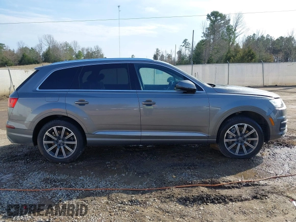 2017 Audi Q7 Premium Plus with VIN WA1LAAF71HD025850, listed as a IAAI auction lot 41567701 with 92,294 mi miles. Bid and sale history available at carsss.com. Image 14.