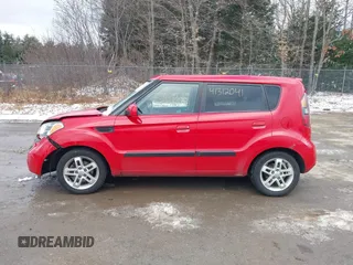 2010 Kia Soul + with VIN KNDJT2A27A7160893, listed as a IAAI auction lot 41312041 with 221,568 mi miles. Bid and sale history available at carsss.com. Image 14.