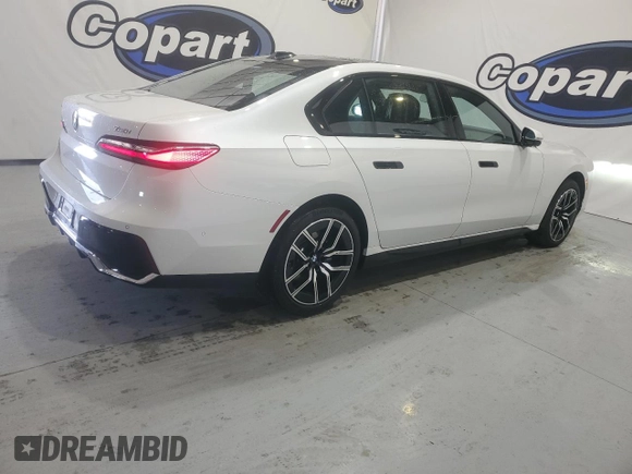 2024 BMW 7 Series 740i xDrive z VIN WBA33EH06RCS76214, wystawiony jako Copart lot #78085004 z przebiegiem 2 808 mil mil oraz Czysty tytuł • Clean title. Historia ofert i sprzedaży dostępna na DreamBid. Obrazek 3.