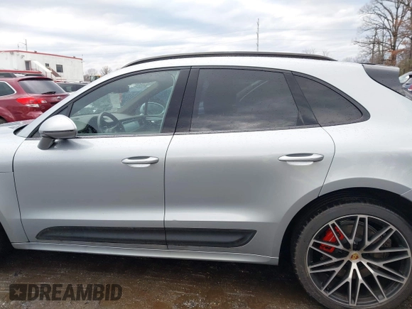 2022 Porsche Macan Turbo with VIN WP1AF2A52NLB31072, listed as a IAAI auction lot 41444252 with 38,595 mi miles and . Bid and sale history available at DreamBid. Image 14.