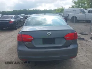 2012 Volkswagen Jetta TDI w/Premium & Nav с VIN 3VWLL7AJ1CM394756, выставлен на аукционе IAAI как лот 42378030 с пробегом 130 515 миль миль и . История ставок и продаж доступна на DreamBid. Изображение 17.