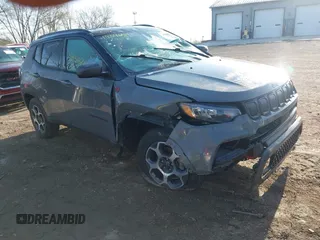 2022 Jeep Compass Trailhawk with VIN 3C4NJDDB6NT170282, listed as a IAAI auction lot 41934651 with 30,781 mi miles and . Bid and sale history available at DreamBid. Image 1.