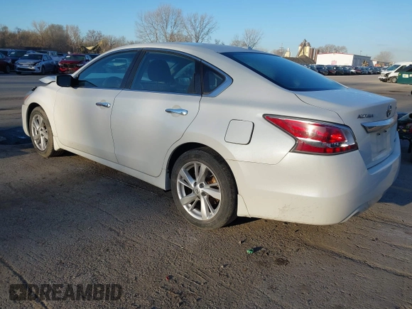 2014 Nissan Altima 2.5 S with VIN 1N4AL3AP4EC202621, listed as a IAAI auction lot 41850273 with 117,567 mi miles. Bid and sale history available at carsss.com. Image 3.
