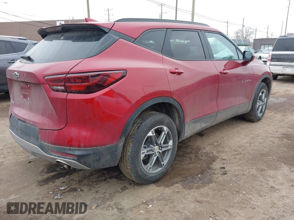 2024 Chevrolet Blazer LT z VIN 3GNKBCR48RS255972, wystawiony jako IAAI lot #41461480 z przebiegiem 8 870 mil mil oraz . Historia ofert i sprzedaży dostępna na DreamBid. Obrazek 4.