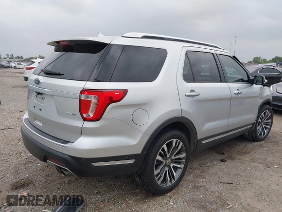 2018 Ford Explorer Platinum with VIN 1FM5K8HT2JGA66681, listed as a IAAI auction lot 41932370 with 61,049 mi miles. Bid and sale history available at carsss.com. Image 4.