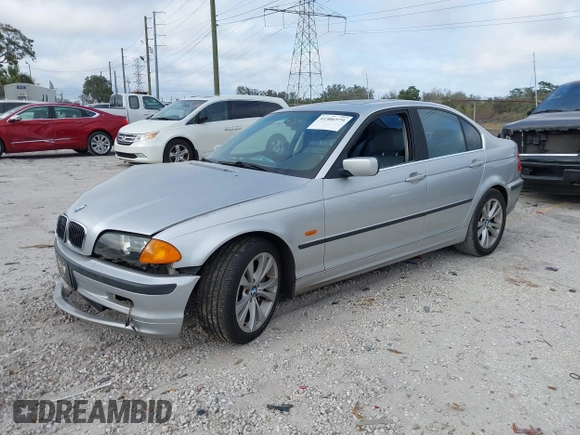 2001 BMW 3 Series 330i with VIN WBAAV53471F167498, listed as a IAAI auction lot 41586979 with 171,825 mi miles. Bid and sale history available at carsss.com. Image 17.