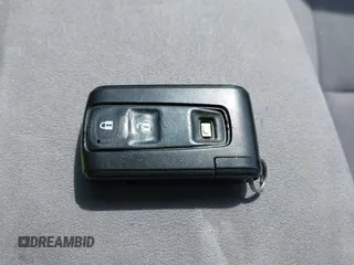 2009 Toyota Prius z VIN JTDKB20U797877736, wystawiony jako IAAI lot #42215794 z przebiegiem 121 001 mil mil oraz . Historia ofert i sprzedaży dostępna na DreamBid. Obrazek 11.