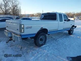 1997 Ford F-250 HD with VIN 1FTHX26F1VEA49739, listed as a IAAI auction lot 41238799 with 337,959 mi miles. Bid and sale history available at carsss.com. Image 4.