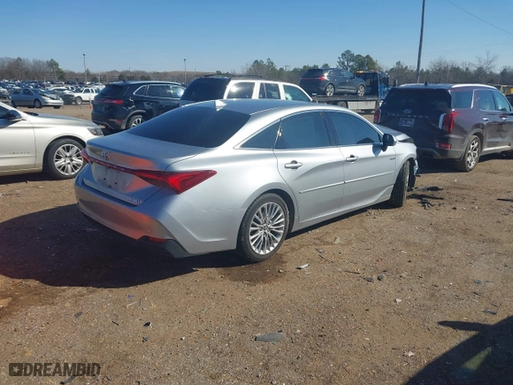 2020 Toyota Avalon Hybrid Limited with VIN 4T1D21FB6LU018439, listed as a IAAI auction lot 41429451 with 50,652 mi miles. Bid and sale history available at carsss.com. Image 4.