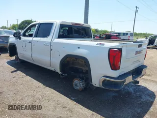 2021 GMC Sierra 1500 SLT z VIN 3GTU9DED2MG439731, wystawiony jako IAAI lot #42014277 z przebiegiem Nie podano mil oraz . Historia ofert i sprzedaży dostępna na DreamBid. Obrazek 3.