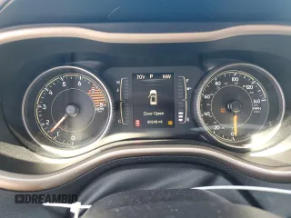2018 Jeep Cherokee Latitude z VIN 1C4PJLCX0JD551741, wystawiony jako Copart lot #55034085 z przebiegiem 80 248 mil mil oraz Szkoda całkowita • Salvage title. Historia ofert i sprzedaży dostępna na DreamBid. Obrazek 9.
