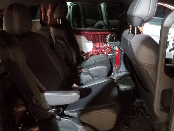 2021 Toyota Sienna XSE with VIN 5TDDSKFC4MS003737, listed as a Copart auction lot 83232334 with 63,938 mi miles and Salvage Title. Bid and sale history available at carsss.com. Image 11.