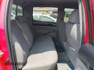 2006 Toyota Tacoma PreRunner z VIN 5TEJU62N66Z290418, wystawiony jako IAAI lot #42423060 z przebiegiem 185 797 mil mil oraz . Historia ofert i sprzedaży dostępna na DreamBid. Obrazek 8.