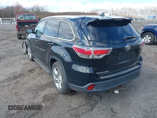 2015 Toyota Highlander Limited with VIN 5TDDKRFH6FS175940, listed as a IAAI auction lot 41933412 with 195,127 mi miles and . Bid and sale history available at DreamBid. Image 3.
