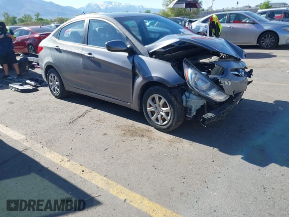 2013 Hyundai Accent GLS z VIN KMHCT4AE1DU542207, wystawiony jako IAAI lot #42174737 z przebiegiem 143 757 mil mil oraz . Historia ofert i sprzedaży dostępna na DreamBid. Obrazek 1.