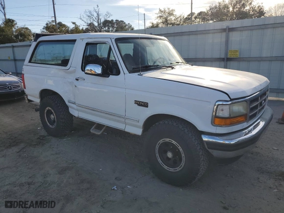 1994 Ford Bronco XL with VIN 1FMEU15N0RLA76670, listed as a Copart auction lot 46048315 with NaN miles and Salvage Title. Bid and sale history available at carsss.com. Image 4.
