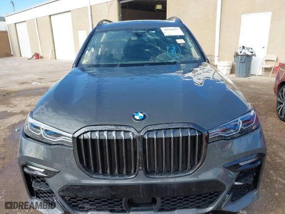2022 BMW X7 M50i with VIN 5UXCX6C04N9J38729, listed as a IAAI auction lot 40948657 with 41,680 mi miles. Bid and sale history available at carsss.com. Image 13.