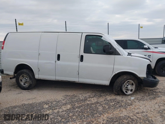 2018 Chevrolet Express Cargo Van with VIN 1GCWGAFP0J1275427, listed as a IAAI auction lot 41463949 with 1 mi miles. Bid and sale history available at carsss.com. Image 13.