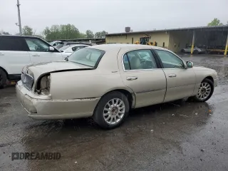 2006 Lincoln Town Car Signature z VIN 1LNHM81W76Y647607, wystawiony jako Copart lot #55507165 z przebiegiem 196 468 mil mil oraz Szkody całkowita. Historia ofert i sprzedaży dostępna na DreamBid. Obrazek 3.