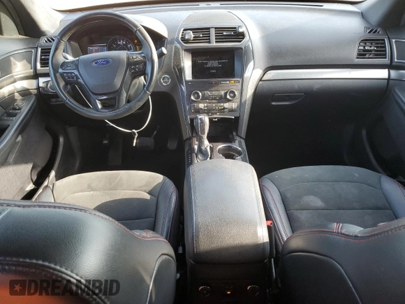 2019 Ford Explorer XLT z VIN 1FM5K7D81KGA57970, wystawiony jako Copart lot #55398775 z przebiegiem 83 616 mil mil oraz Szkoda całkowita • Salvage title. Historia ofert i sprzedaży dostępna na DreamBid. Obrazek 8.