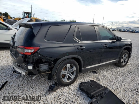 2024 Honda Pilot EX-L 7 Passenger with VIN 5FNYG2H5XRB003707, listed as a Copart auction lot 68945404 with 7,484 mi miles and Salvage Title. Bid and sale history available at carsss.com. Image 3.