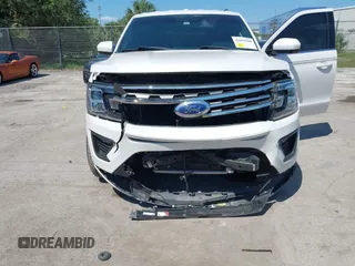 2019 Ford Expedition XLT with VIN 1FMJU1HT3KEA10827, listed as a IAAI auction lot 42016508 with 83,286 mi miles. Bid and sale history available at carsss.com. Image 6.